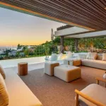 Benahavis, Five-bedroom furnished villa with unparalleled views of the sea 7