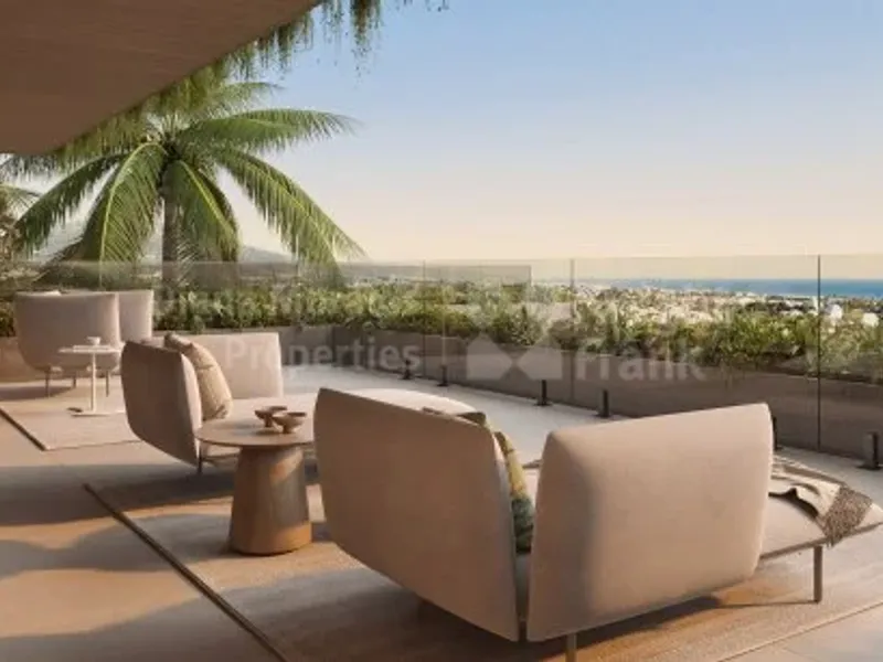 Benahavis, Five-bedroom villa with unparalleled views of Marbella and the sea