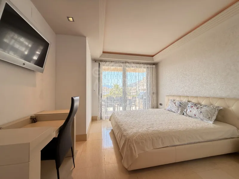 Luxurious Three-Bedroom Apartment with Panoramic Views in Los Arrayanes Golf, Benahavis