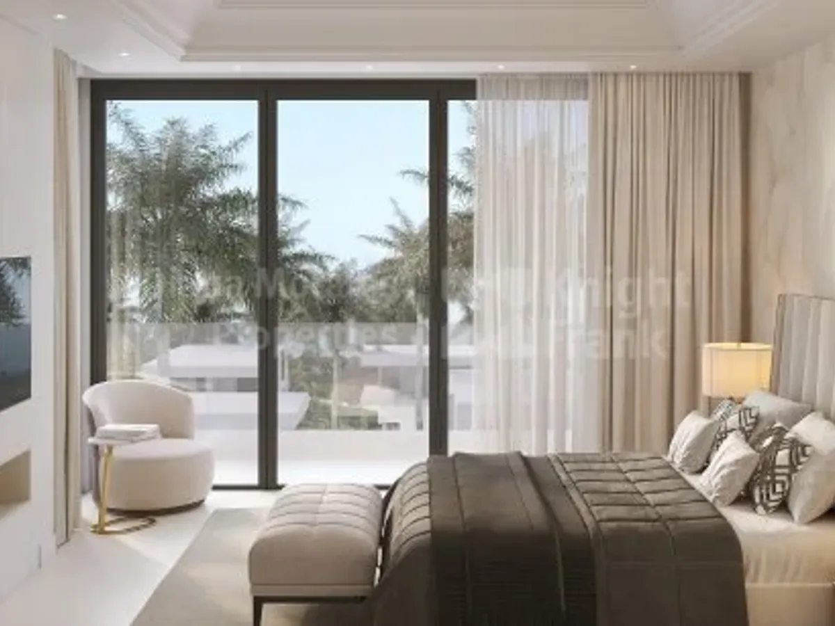 Pinomar, New contemporary four-bedroom beachside villa in East of Marbella