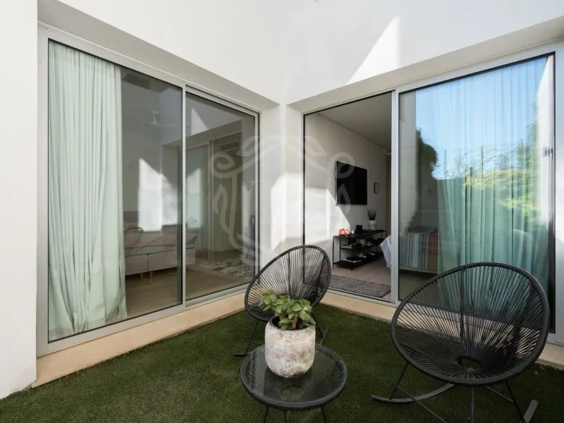 Elegant Three-Bedroom Duplex with Panoramic Views in Marbella Club Hills, Benahavis