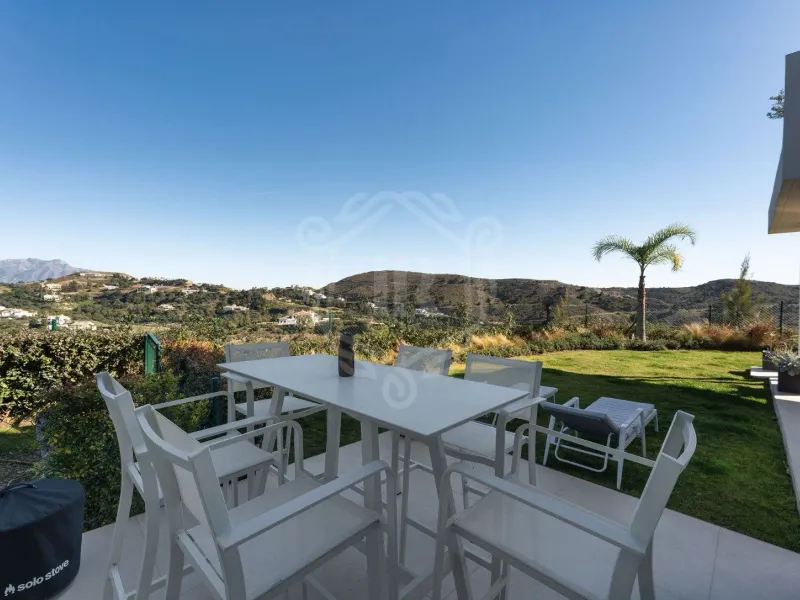 Elegant Three-Bedroom Duplex with Panoramic Views in Marbella Club Hills, Benahavis