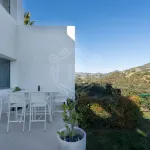 Elegant Three-Bedroom Duplex with Panoramic Views in Marbella Club Hills, Benahavis 9