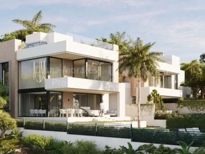 Pinomar, New four bedroom ensuite beachside villa in East of Marbella