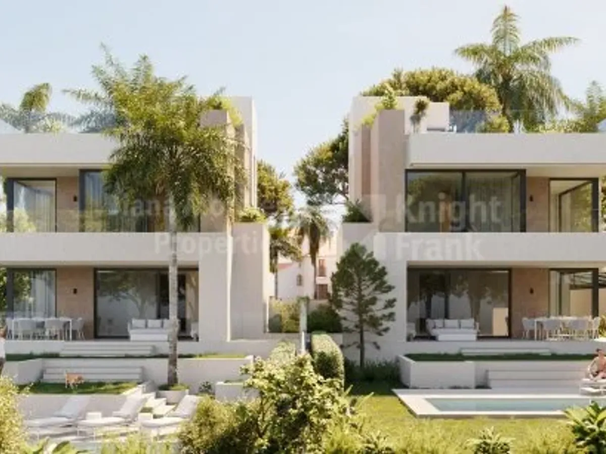 Pinomar, New four bedroom ensuite beachside villa in East of Marbella