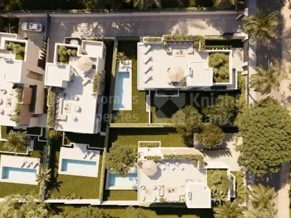 Pinomar, New four bedroom ensuite beachside villa in East of Marbella