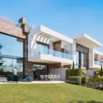 Rio Real, Semi-detached house in gated community with stunning views 8