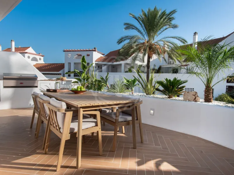 Elegant Three-Bedroom Apartment in Nueva Andalucia, Marbella
