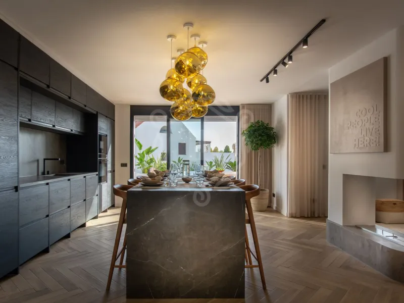 Elegant Three-Bedroom Apartment in Nueva Andalucia, Marbella