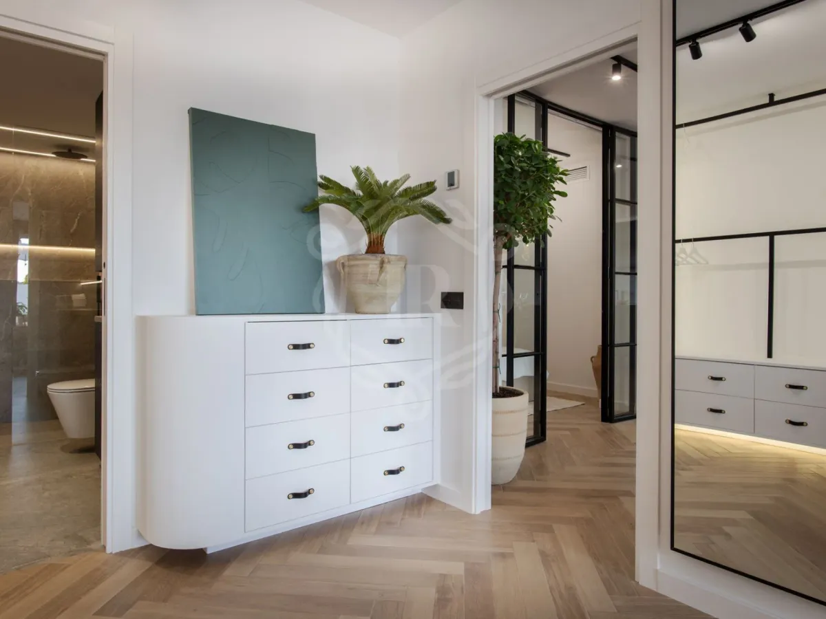 Elegant Three-Bedroom Apartment in Nueva Andalucia, Marbella