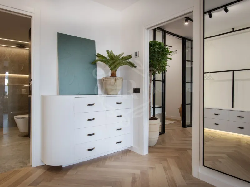 Elegant Three-Bedroom Apartment in Nueva Andalucia, Marbella