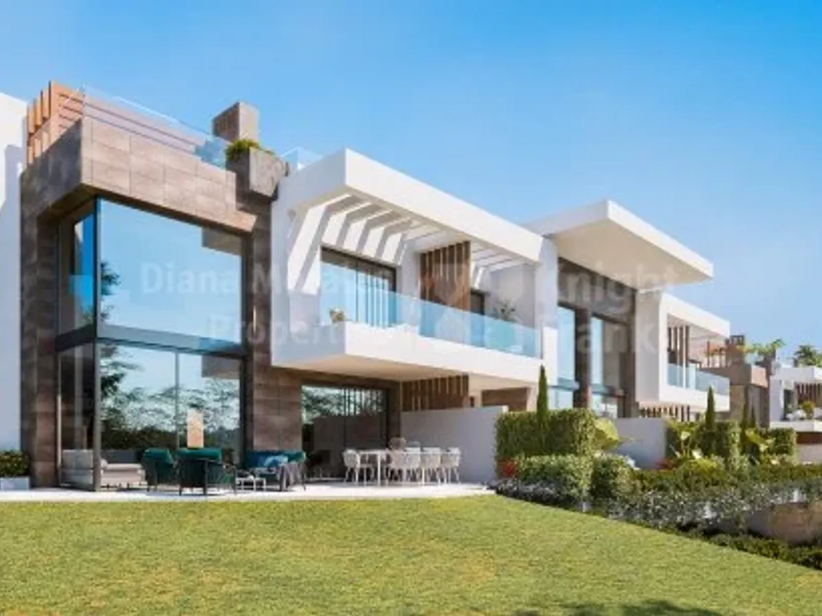 Rio Real, Semi-detached house in gated community with stunning views