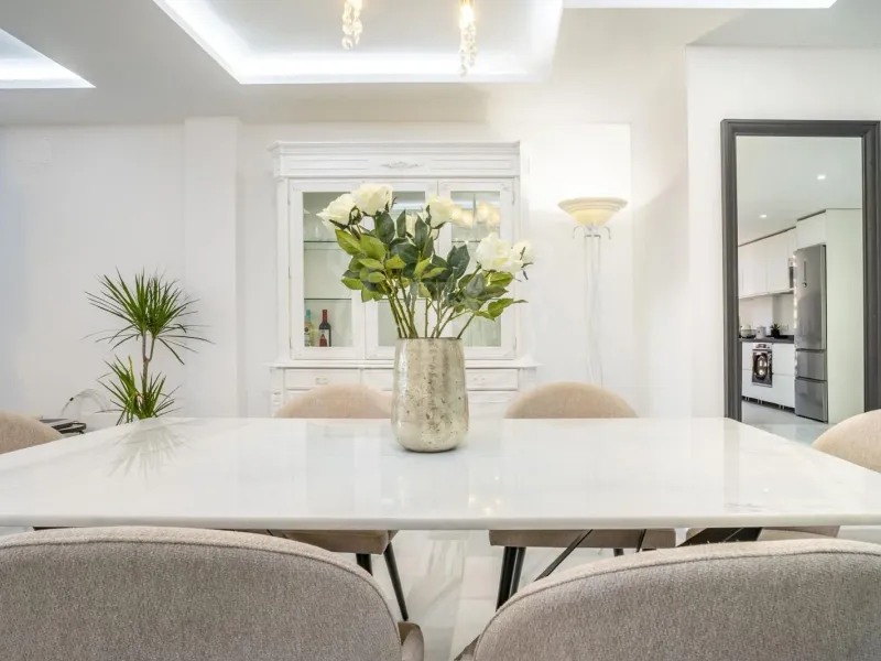 Spacious Three-Bedroom Apartment with Communal Amenities in Nueva Andalucia, Marbella