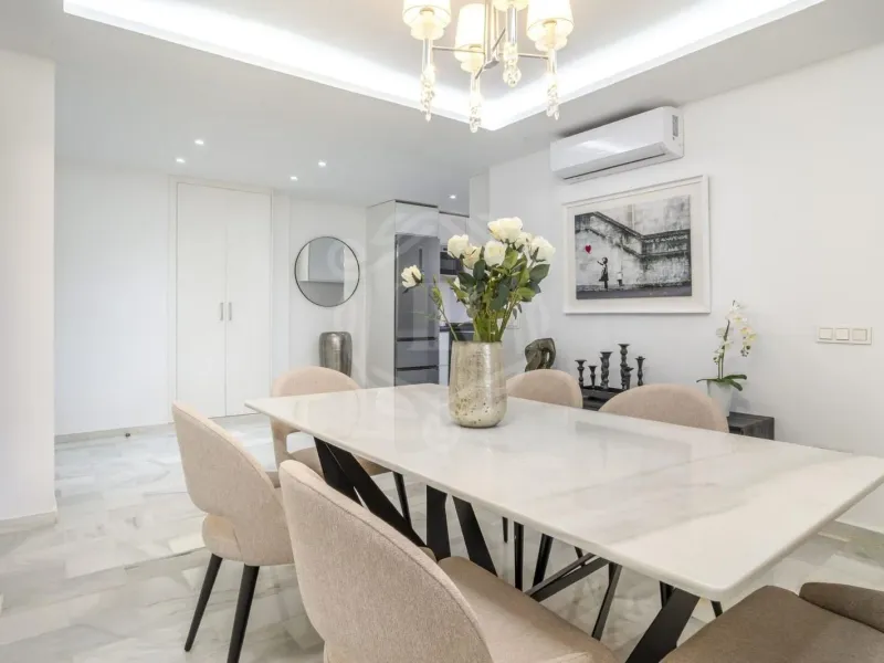 Spacious Three-Bedroom Apartment with Communal Amenities in Nueva Andalucia, Marbella