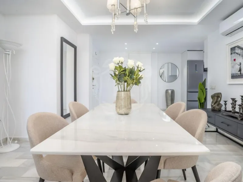 Spacious Three-Bedroom Apartment with Communal Amenities in Nueva Andalucia, Marbella