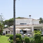 Villa Mangaleta, elegant family home in Las Brisas 1