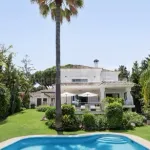 Villa Mangaleta, elegant family home in Las Brisas 2