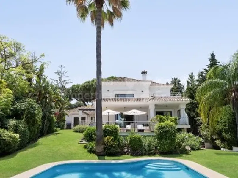 Villa Mangaleta, elegant family home in Las Brisas