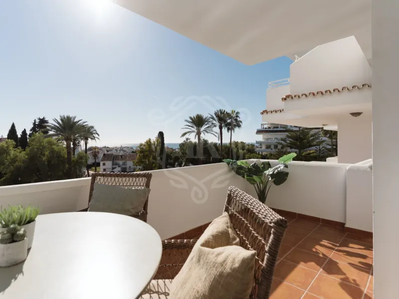 Elegant Two-Bedroom Apartment in Royal Gardens, Nueva Andalucia