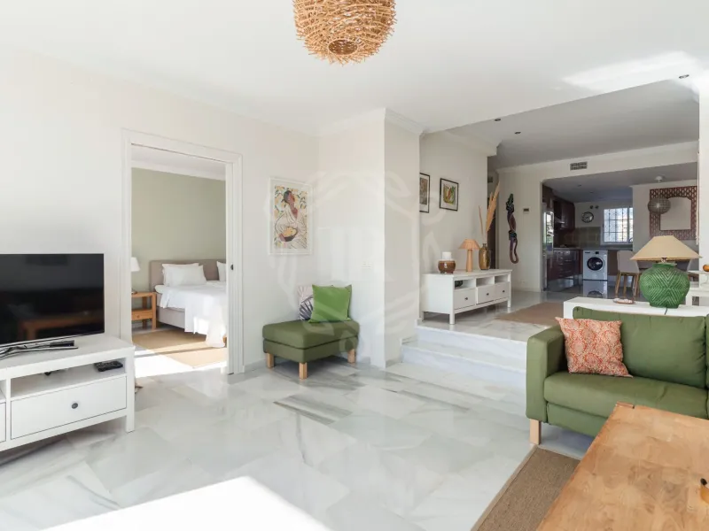 Elegant Two-Bedroom Apartment in Royal Gardens, Nueva Andalucia