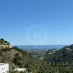Exquisite Six-Bedroom Villa with Panoramic Views in El Madroñal, Benahavis 7