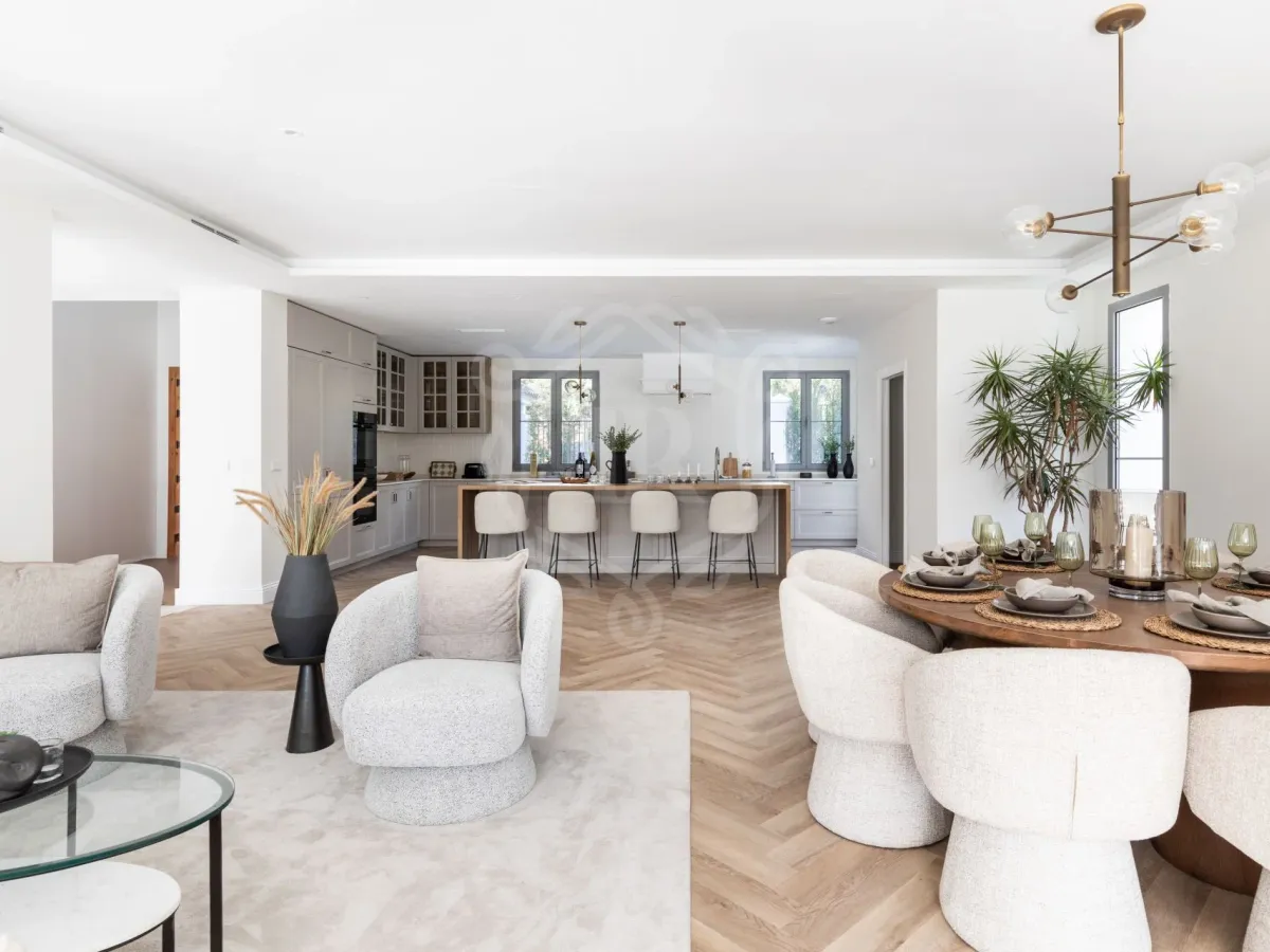 Elegant Four-Bedroom Villa with Panoramic Views in Los Arqueros, Benahavis