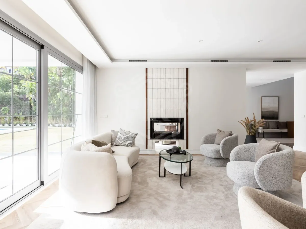 Elegant Four-Bedroom Villa with Panoramic Views in Los Arqueros, Benahavis