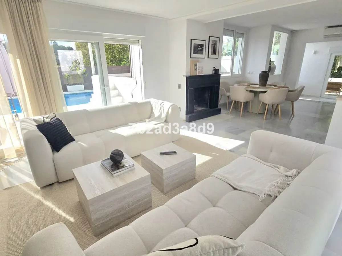 3 Bedroom Villa For SaleNueva Andalucía