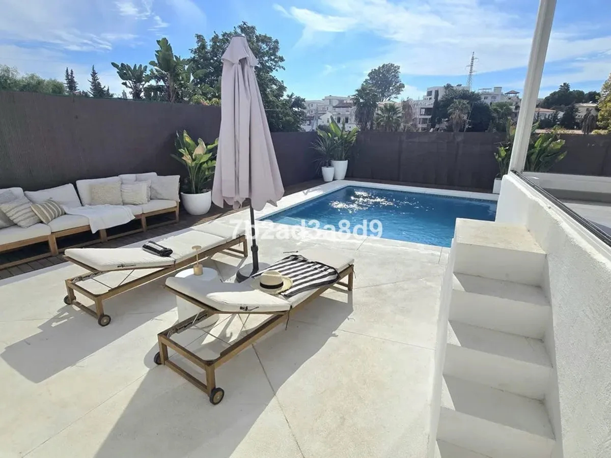 3 Bedroom Villa For SaleNueva Andalucía