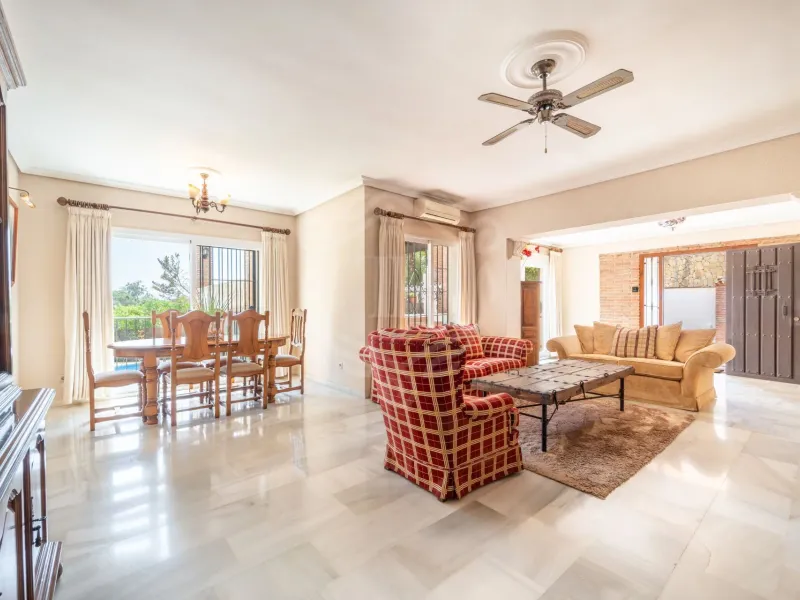 Elegant 4-Bedroom Villa with Private Pool in El Rosario, Marbella East