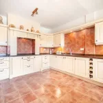 Elegant 4-Bedroom Villa with Private Pool in El Rosario, Marbella East 8