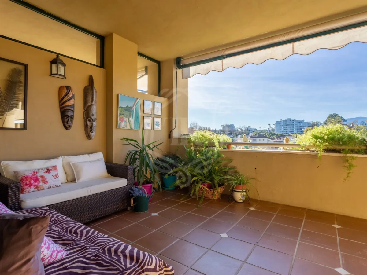 Elegant Two-Bedroom Apartment with Panoramic Golf Views in Guadalmina Alta