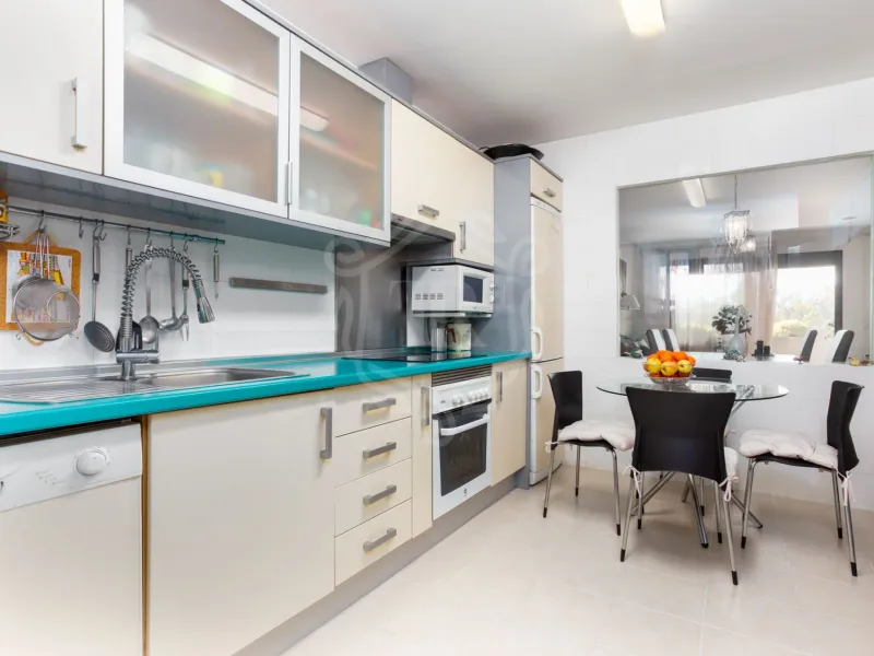 Elegant Two-Bedroom Apartment with Panoramic Golf Views in Guadalmina Alta