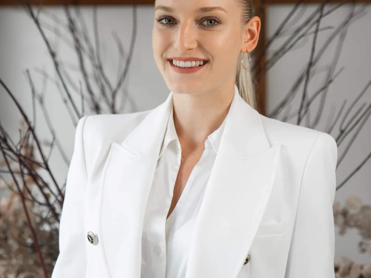 Refined Frontline Golf Villa - Nueva Andalucía, Marbella