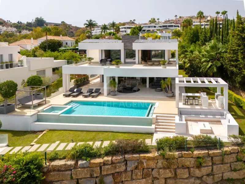Renovated Villa in a Gated Community Near Puerto Banús – Atalaya de Río Verde