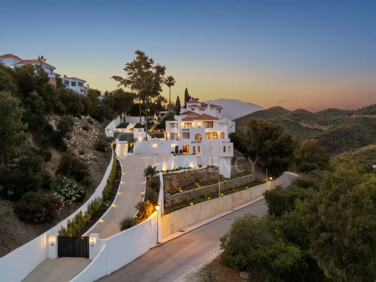 Renovated Villa in a Gated Community Near Puerto Banús – Atalaya de Río Verde