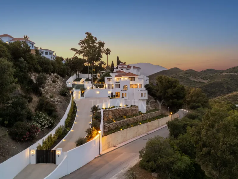 Renovated Villa in a Gated Community Near Puerto Banús – Atalaya de Río Verde