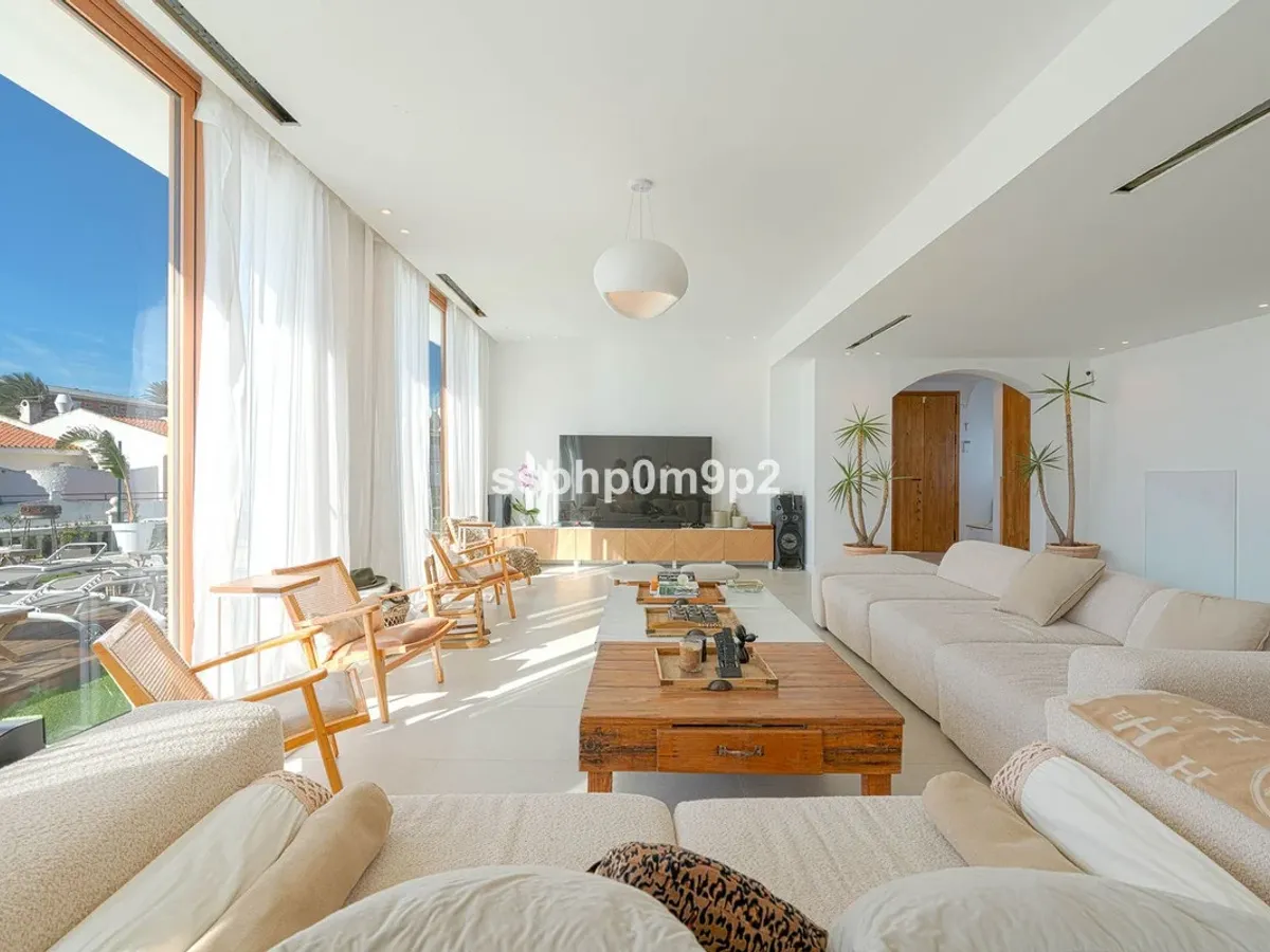 5 Bedroom Villa For SaleMijas Costa