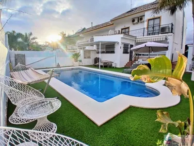 For sale of house in San Pedro de Alcántara, tiro pichon