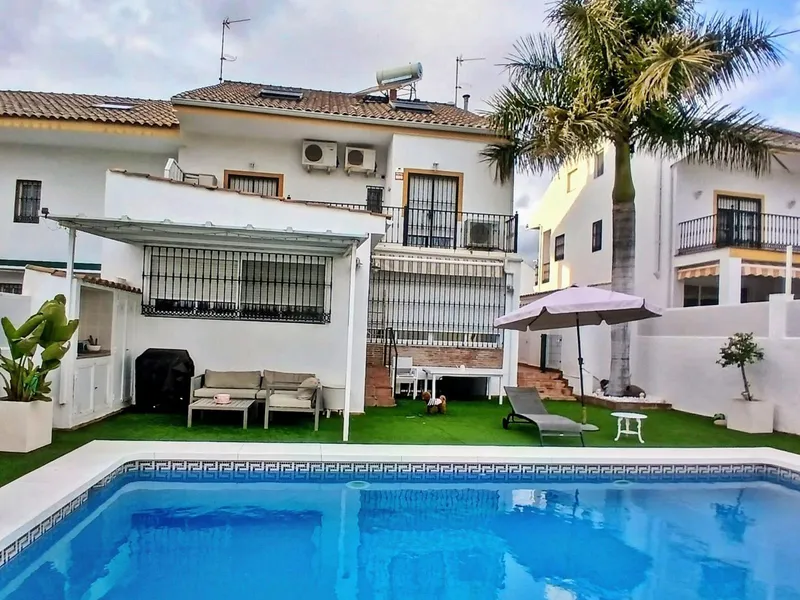 For sale of house in San Pedro de Alcántara, tiro pichon