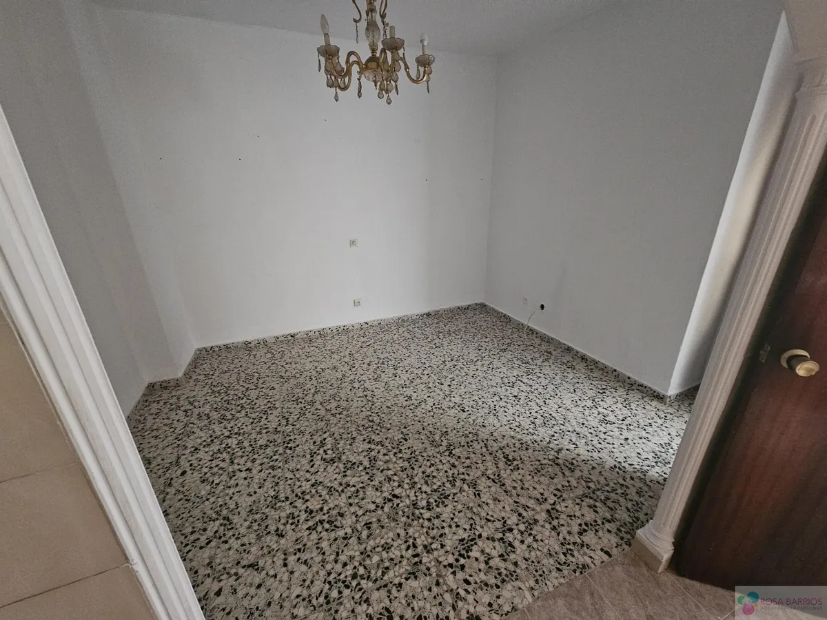 For sale of house in Estepona, Altos de Lunymar