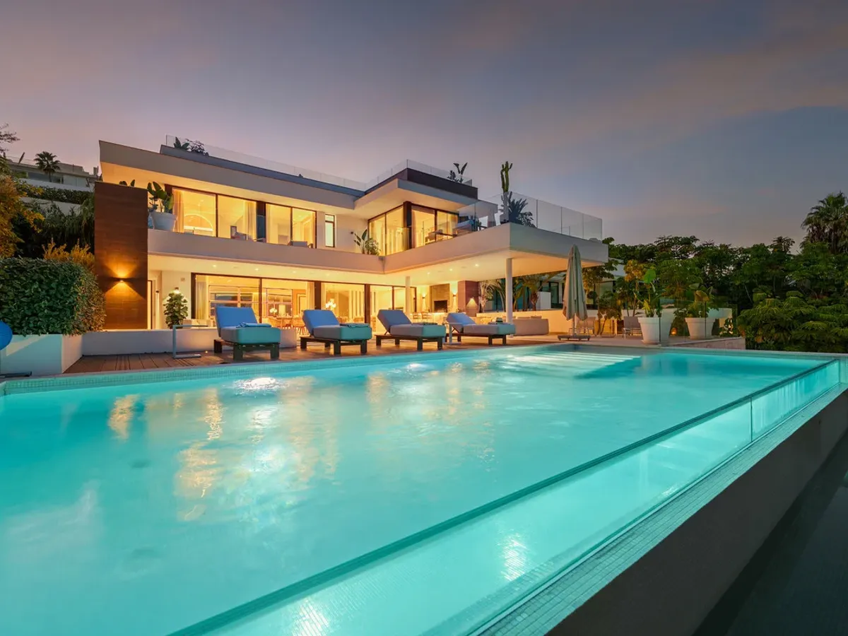 5 Bedroom Villa For SaleNueva Andalucía