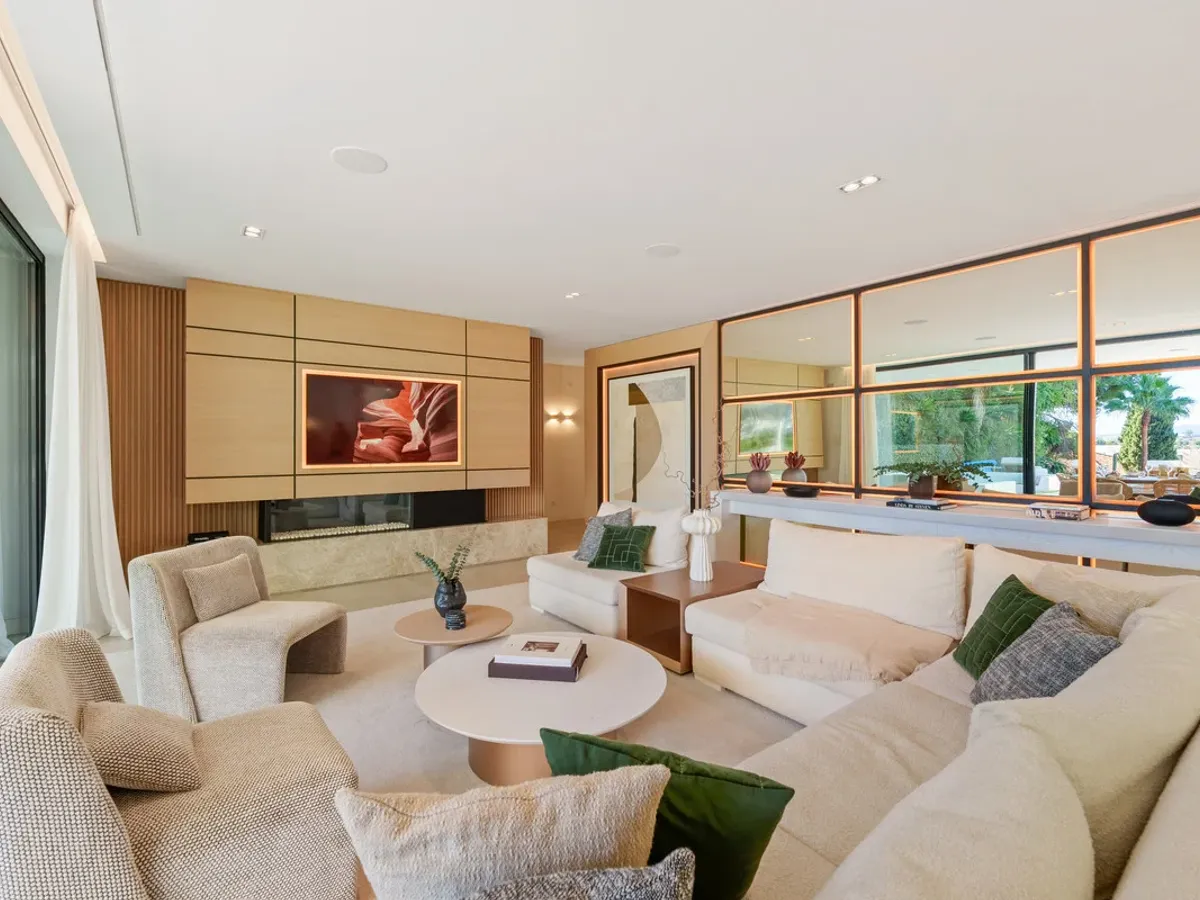 5 Bedroom Villa For SaleNueva Andalucía