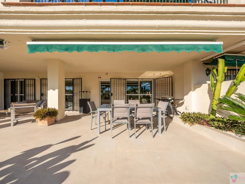 For sale of flat in Nueva Andalucía, Altos del Rodeo