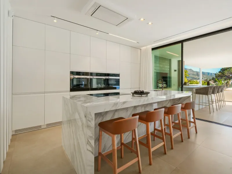 5 Bedroom Villa For SaleNueva Andalucía