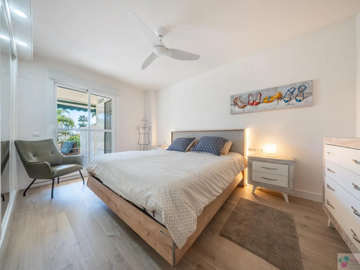 For sale of flat in Nueva Andalucía, Altos del Rodeo