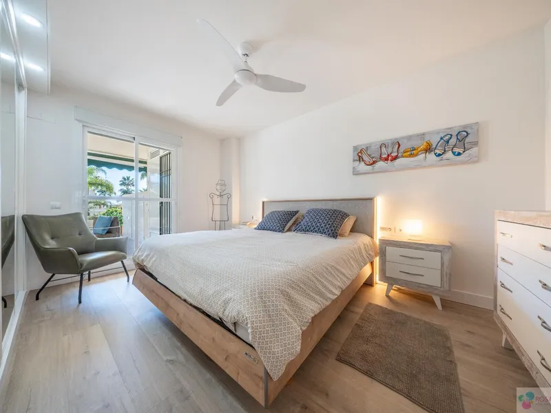 For sale of flat in Nueva Andalucía, Altos del Rodeo