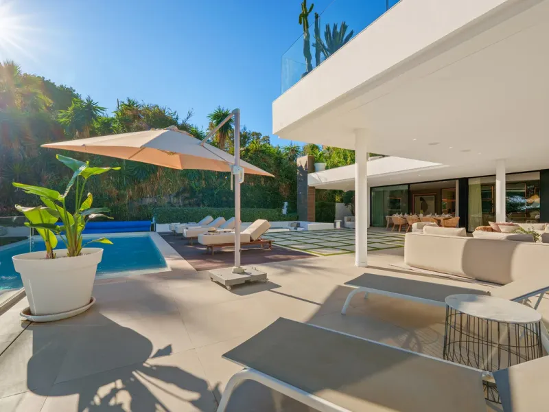 5 Bedroom Villa For SaleNueva Andalucía