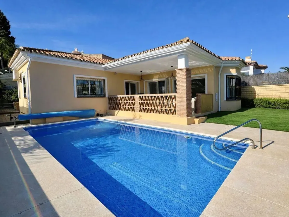3 Bedroom Villa For SaleRiviera del Sol