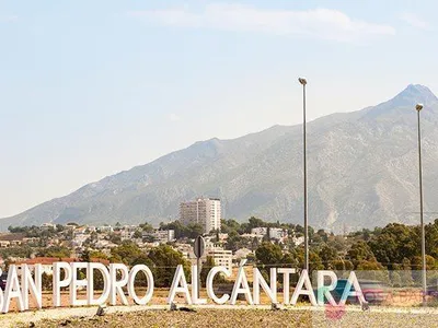 For sale of flat in San Pedro de Alcántara, San Pedro Pueblo